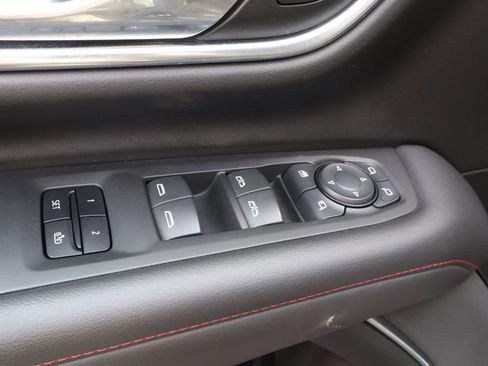 Used 2022 Chevrolet Tahoe RST w/ Sport Performance Package AWD/4WD image 13