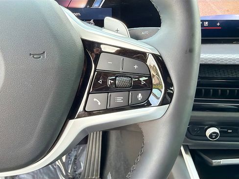 Used 2025 BMW 330i Sedan image 38