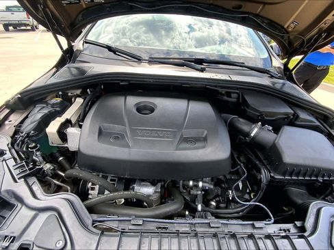 Used 2017 Volvo V60 T5 Cross Country AWD/4WD image 31