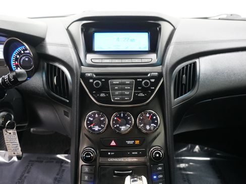 Used 2013 Hyundai Genesis 2.0T RWD image 16
