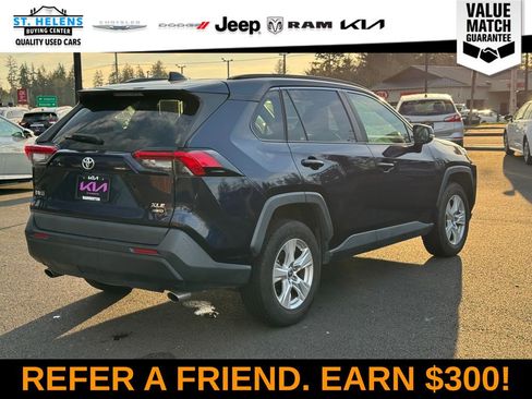 Used 2021 Toyota RAV4 XLE AWD/4WD image 12