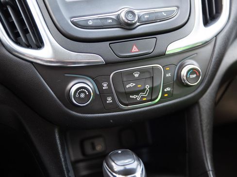 Used 2018 Chevrolet Equinox LT AWD/4WD image 14