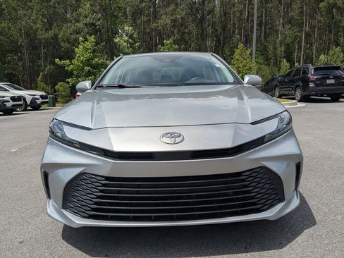 Used 2025 Toyota Camry LE FWD image 9