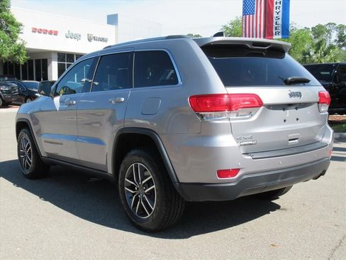 Used 2019 Jeep Grand Cherokee Laredo w/ Security & Convenience Group AWD/4WD image 5