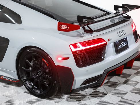 Used 2018 Audi R8 V10 plus w/ Full Leather Package AWD/4WD image 17