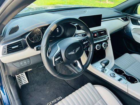 Used 2023 Genesis G70 2.0T w/ Sport Prestige Package RWD image 10