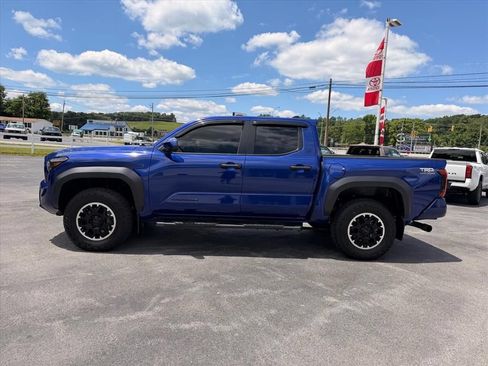 Used 2024 Toyota Tacoma TRD Off-Road AWD/4WD image 8