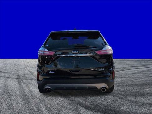 Certified 2024 Ford Edge Titanium image 5