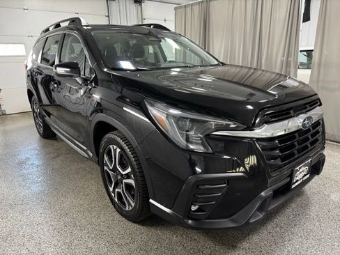 Used 2023 Subaru Ascent Limited image 3