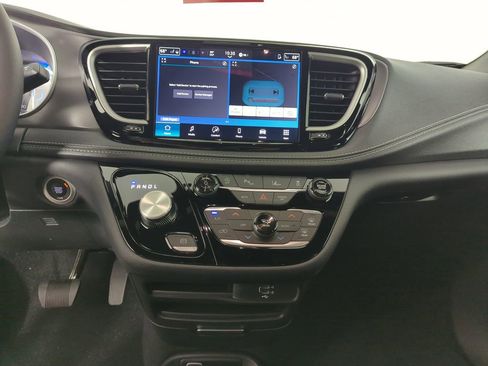 New 2026 Chrysler Pacifica Select FWD image 24