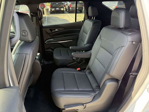 Used 2026 Chevrolet Traverse LT FWD image 6
