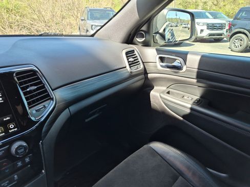 Used 2020 Jeep Grand Cherokee Altitude image 22