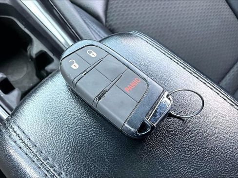 Used 2024 Jeep Compass Latitude AWD/4WD image 32