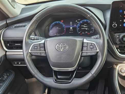 Used 2024 Toyota Grand Highlander Limited image 26
