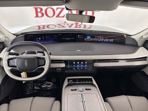 New 2025 Lincoln Navigator Reserve image 9