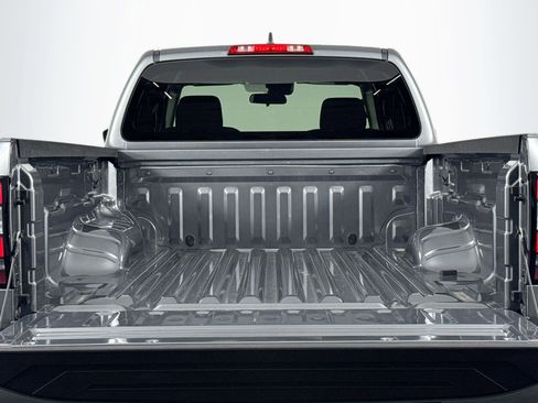 Used 2025 Nissan Frontier SV image 38