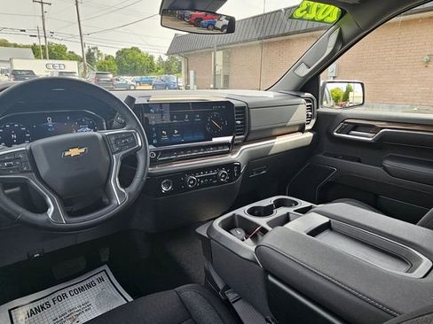 Used 2023 Chevrolet Silverado 1500 LT AWD/4WD image 14