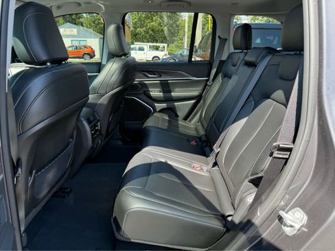 Used 2024 Jeep Grand Cherokee Limited 4xe image 25