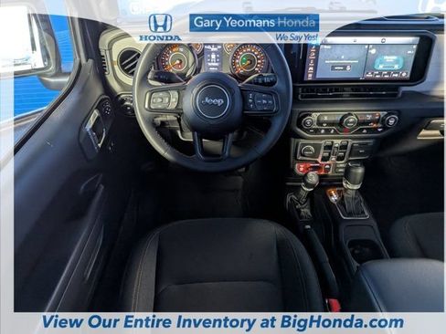 Used 2025 Jeep Wrangler Unlimited Sport AWD/4WD image 17