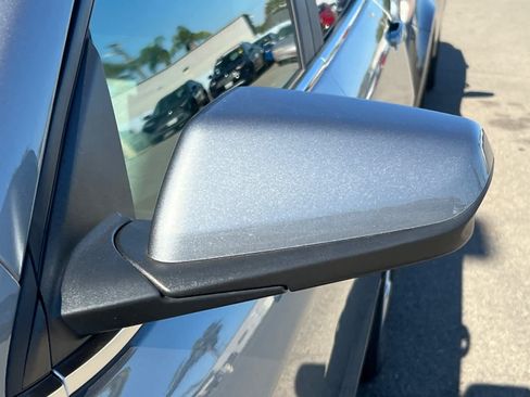 Used 2023 Chevrolet Equinox LT w/ Driver Convenience Package FWD image 9