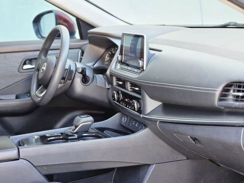 Certified 2023 Nissan Rogue SV FWD image 13