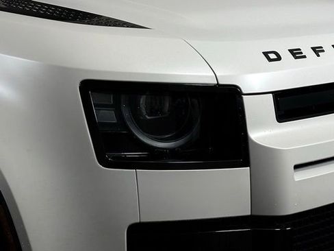 New 2026 Land Rover Defender 110 X-Dynamic SE image 16