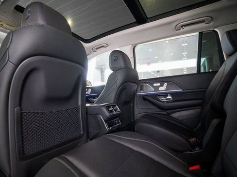 New 2026 Mercedes-Benz GLS 450 4MATIC image 30