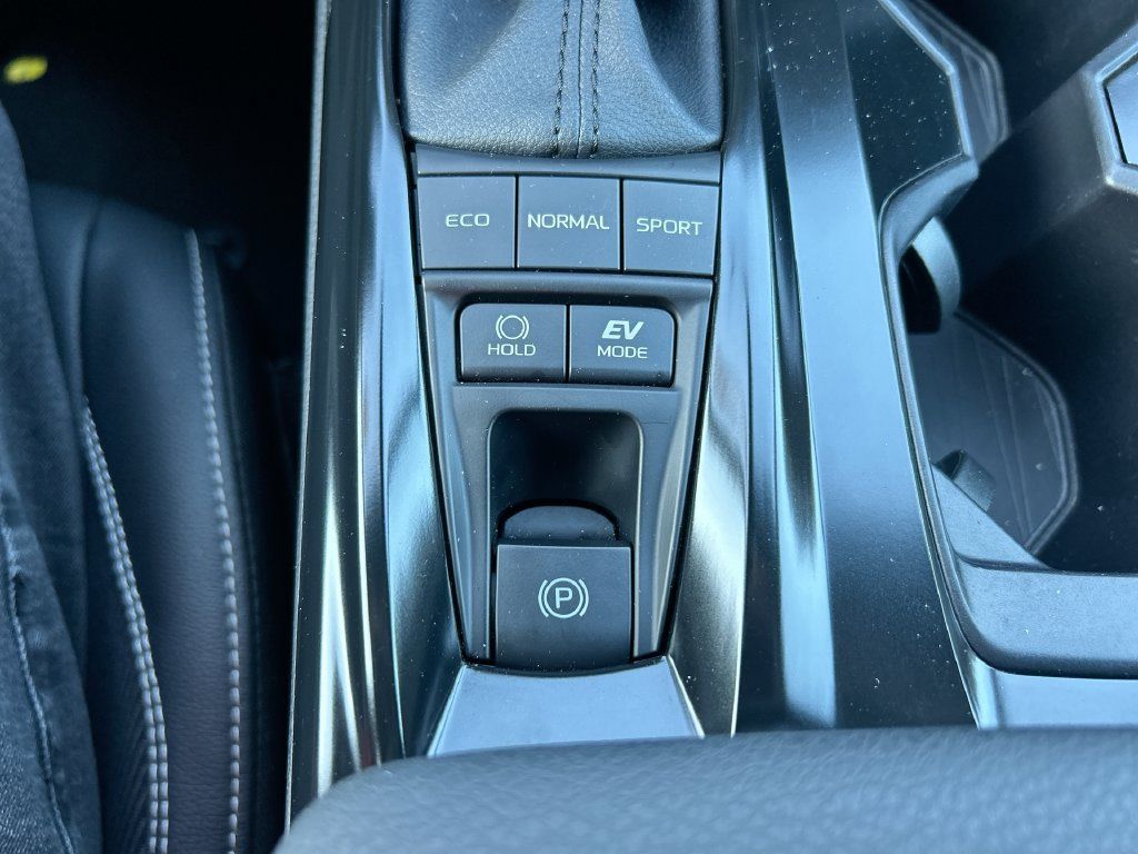 Used 2025 Toyota Camry SE FWD image 34