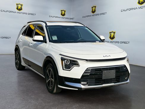 Used 2024 Kia Niro SX image 7