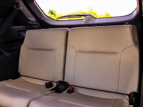 New 2025 Mitsubishi Outlander SE image 36