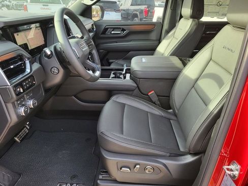 New 2026 GMC Yukon Denali image 7