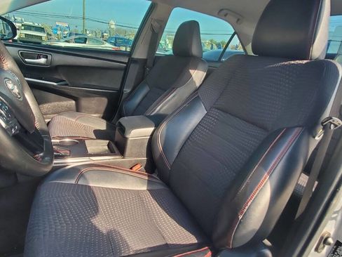 Used 2015 Toyota Camry SE image 11
