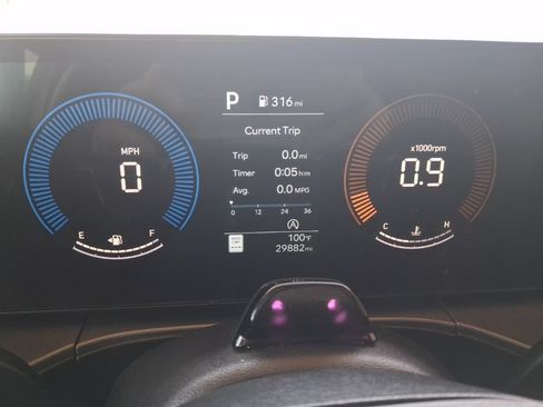 Used 2025 Hyundai Santa Fe SEL FWD image 2