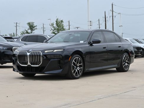 Certified 2024 BMW 760i xDrive AWD/4WD image 5