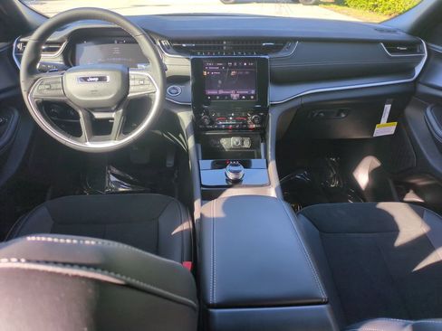 New 2025 Jeep Grand Cherokee L Altitude AWD/4WD image 16