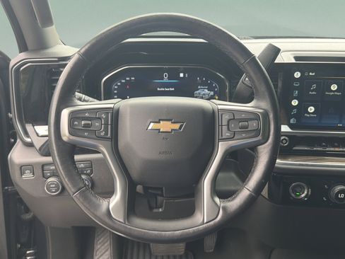 Used 2022 Chevrolet Silverado 1500 LT AWD/4WD image 11