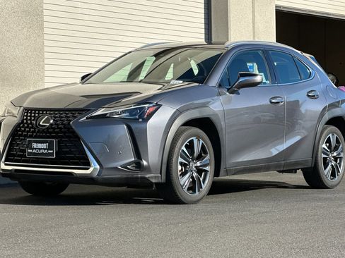 Used 2021 Lexus UX 200 w/ Accessory Package (Z2) image 8