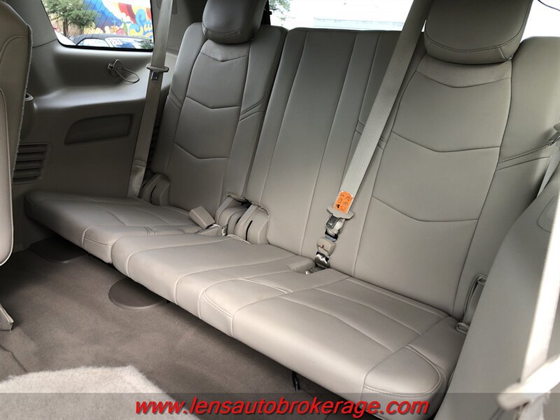 Used 2015 Cadillac Escalade 2WD image 17