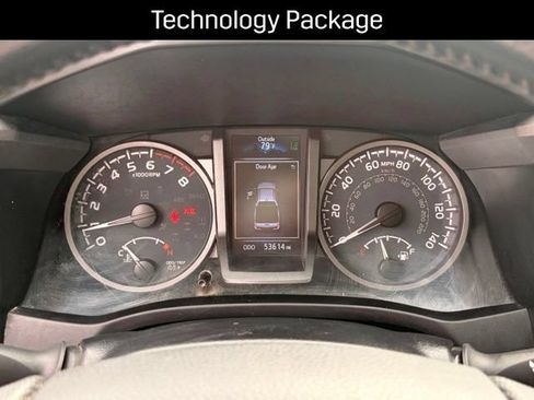 Used 2022 Toyota Tacoma TRD Off-Road w/ TRD Premium Off Road Package AWD/4WD image 15