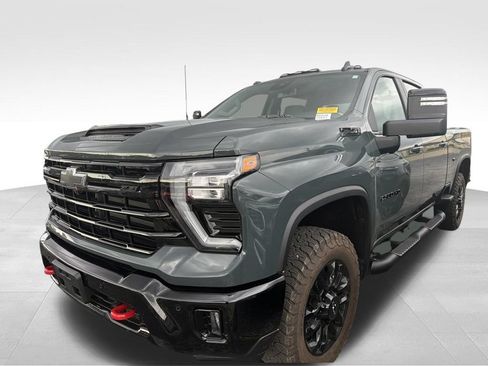 Used 2025 Chevrolet Silverado 2500 LT w/ Trail Boss Package AWD/4WD image 4