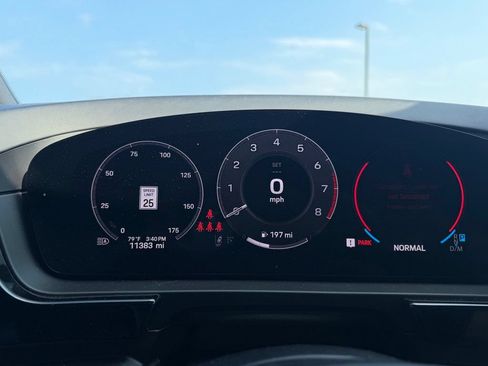 Certified 2025 Porsche Cayenne AWD/4WD image 14