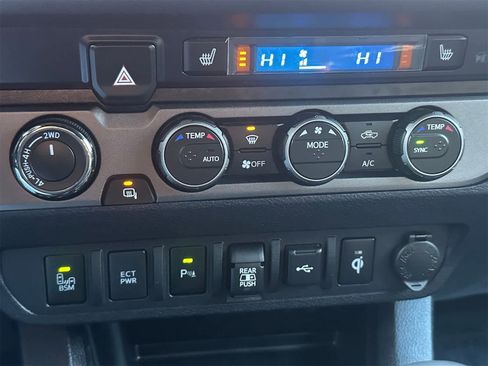 Used 2022 Toyota Tacoma TRD Sport image 20