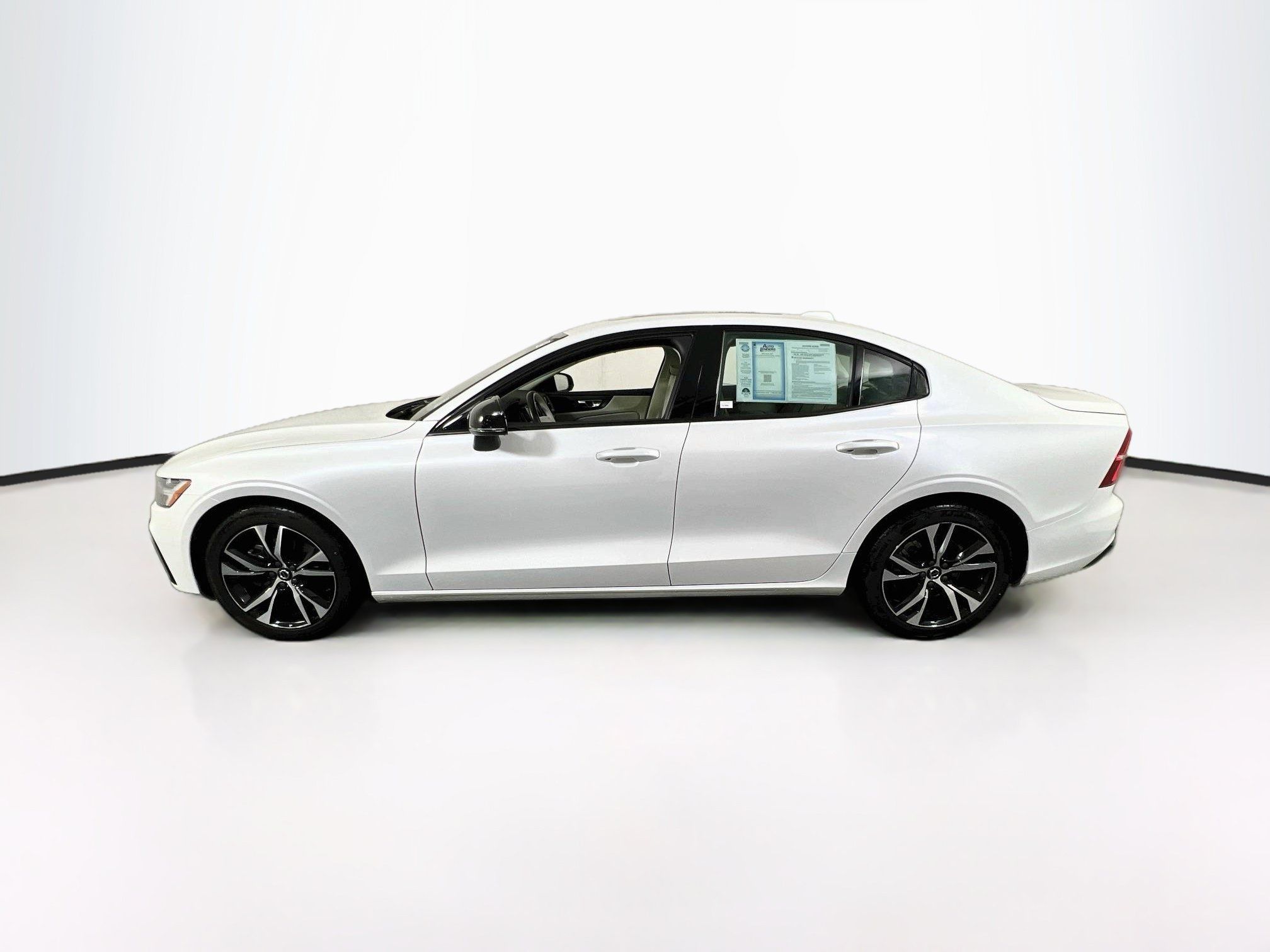Used 2023 Volvo S60 B5 Core FWD image 8
