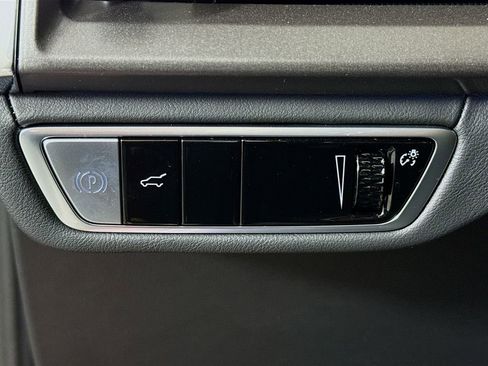 New 2026 Cadillac Vistiq Sport image 10