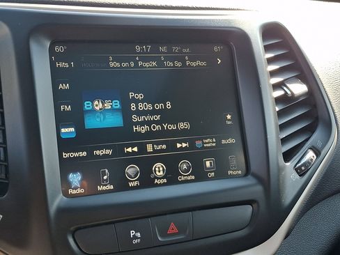 Used 2017 Jeep Cherokee Latitude w/ Comfort/Convenience Group image 17