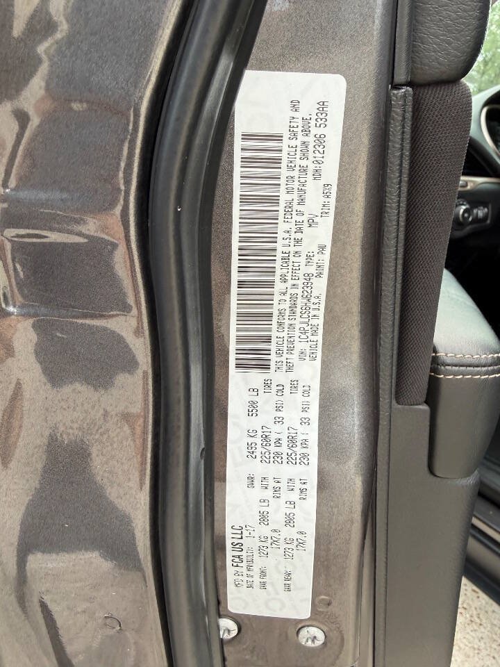 Used 2017 Jeep Cherokee Latitude w/ Comfort & Sound Group FWD image 23