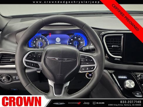 Used 2025 Chrysler Pacifica Select FWD image 17