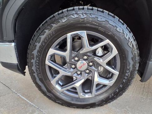 New 2026 GMC Sierra 1500 SLT image 22