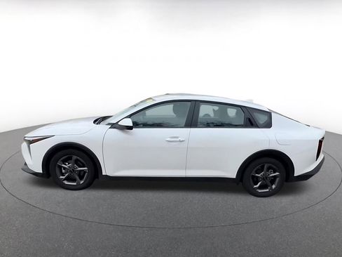 Used 2025 Kia K4 LXS image 9