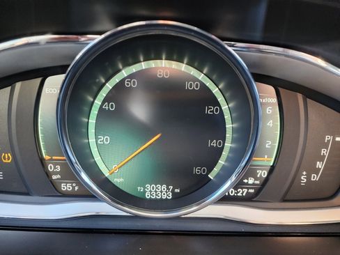 Used 2017 Volvo XC60 T6 Dynamic w/ Preferred Option Package image 21